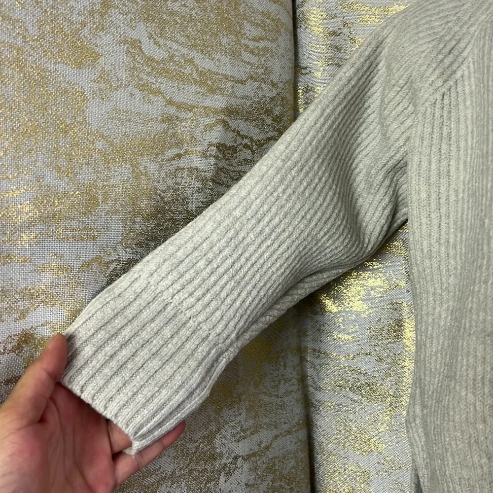 Aritzia Wilfred Free Cream Turtleneck 100% Merino Wool Crop Sweater Size S - Picture 5 of 17